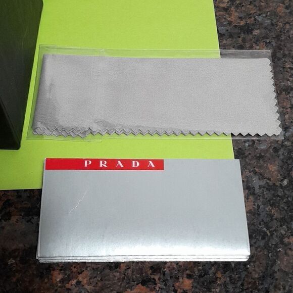 Prada Box 3.5" x 7"... - Picture 2 of 3